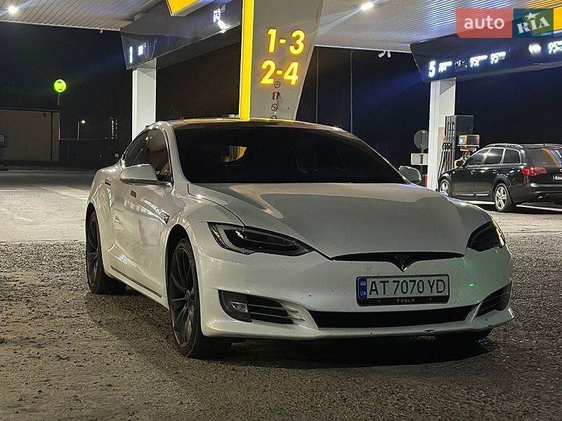 Tesla Model S 2016