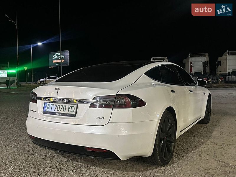 Ліфтбек Tesla Model S 2016 в Тячеві