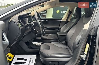 Ліфтбек Tesla Model S 2015 в Стрию фото 10 Ліфтбек Tesla Model S 2015 в Стрию