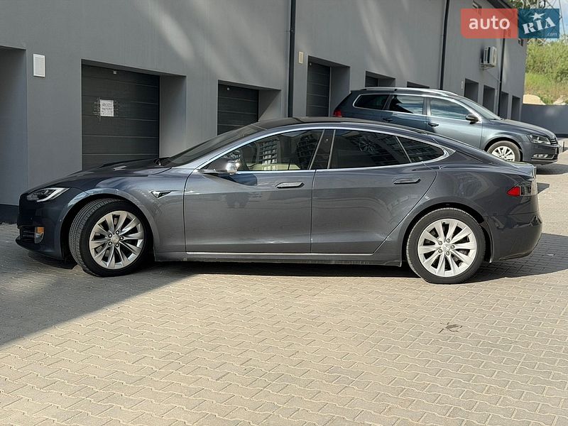 Лифтбек Tesla Model S 2019 в Тернополе