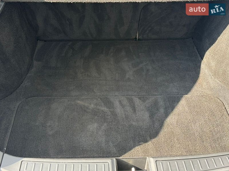 Лифтбек Tesla Model S 2019 в Тернополе
