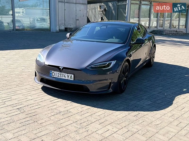 Tesla Model S 2021