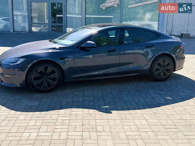 Ліфтбек Tesla Model S 2021 в Дніпрі фото 16 Ліфтбек Tesla Model S 2021 в Дніпрі