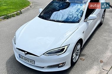 Ліфтбек Tesla Model S 2015 в Києві