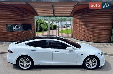 Ліфтбек Tesla Model S 2015 в Києві