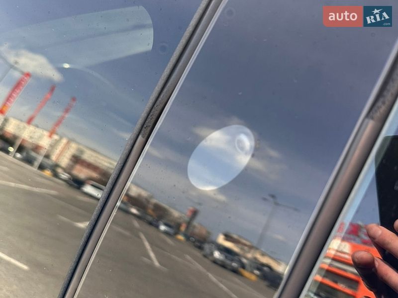 Лифтбек Tesla Model S 2017 в Черновцах
