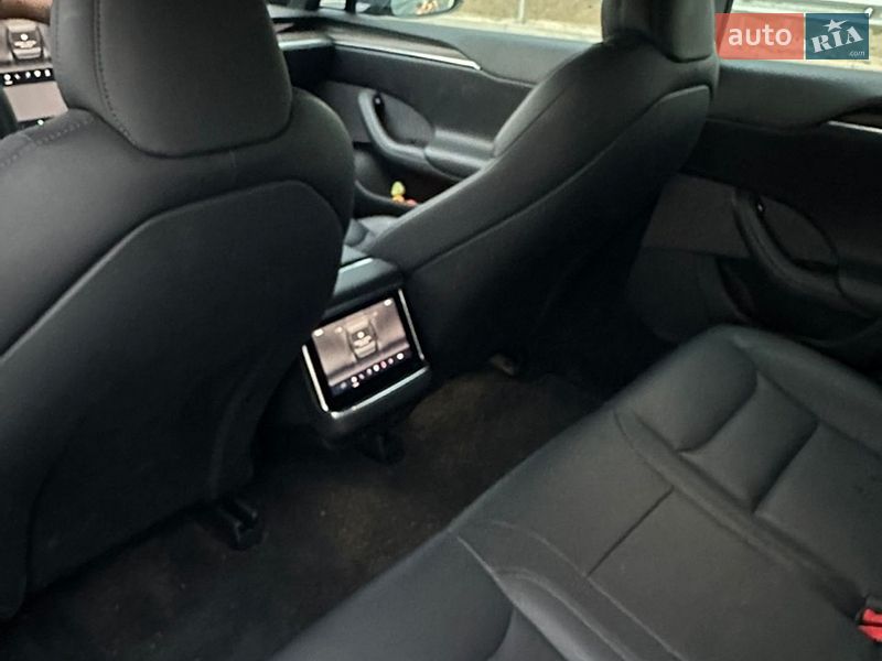Ліфтбек Tesla Model S 2021 в Костопілі фото 18 Ліфтбек Tesla Model S 2021 в Костопілі