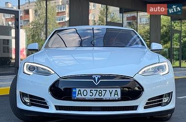 Ліфтбек Tesla Model S 2015 в Мукачевому