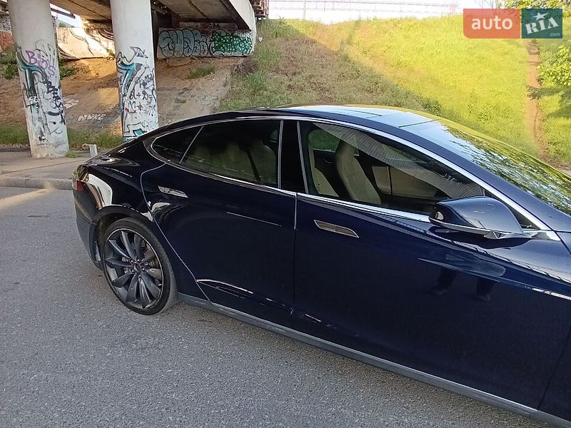 Лифтбек Tesla Model S 2014 в Одессе