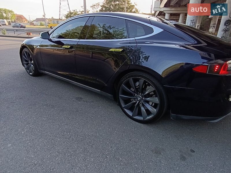 Лифтбек Tesla Model S 2014 в Одессе