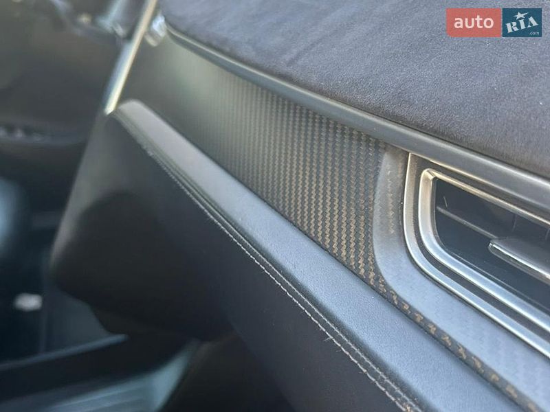 Ліфтбек Tesla Model S 2016 в Львові