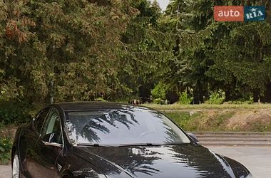 Ліфтбек Tesla Model S 2015 в Львові