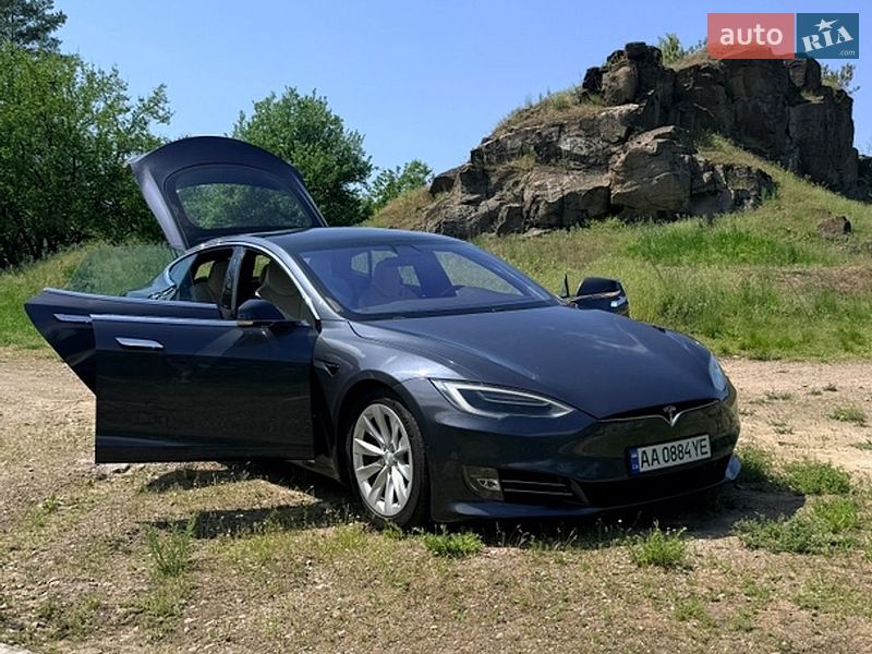 Tesla Model S 2017