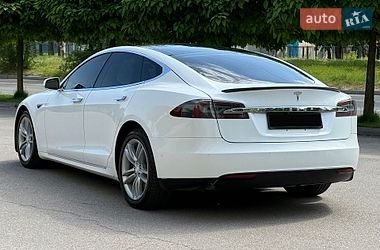Ліфтбек Tesla Model S 2014 в Дніпрі