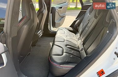 Ліфтбек Tesla Model S 2014 в Дніпрі