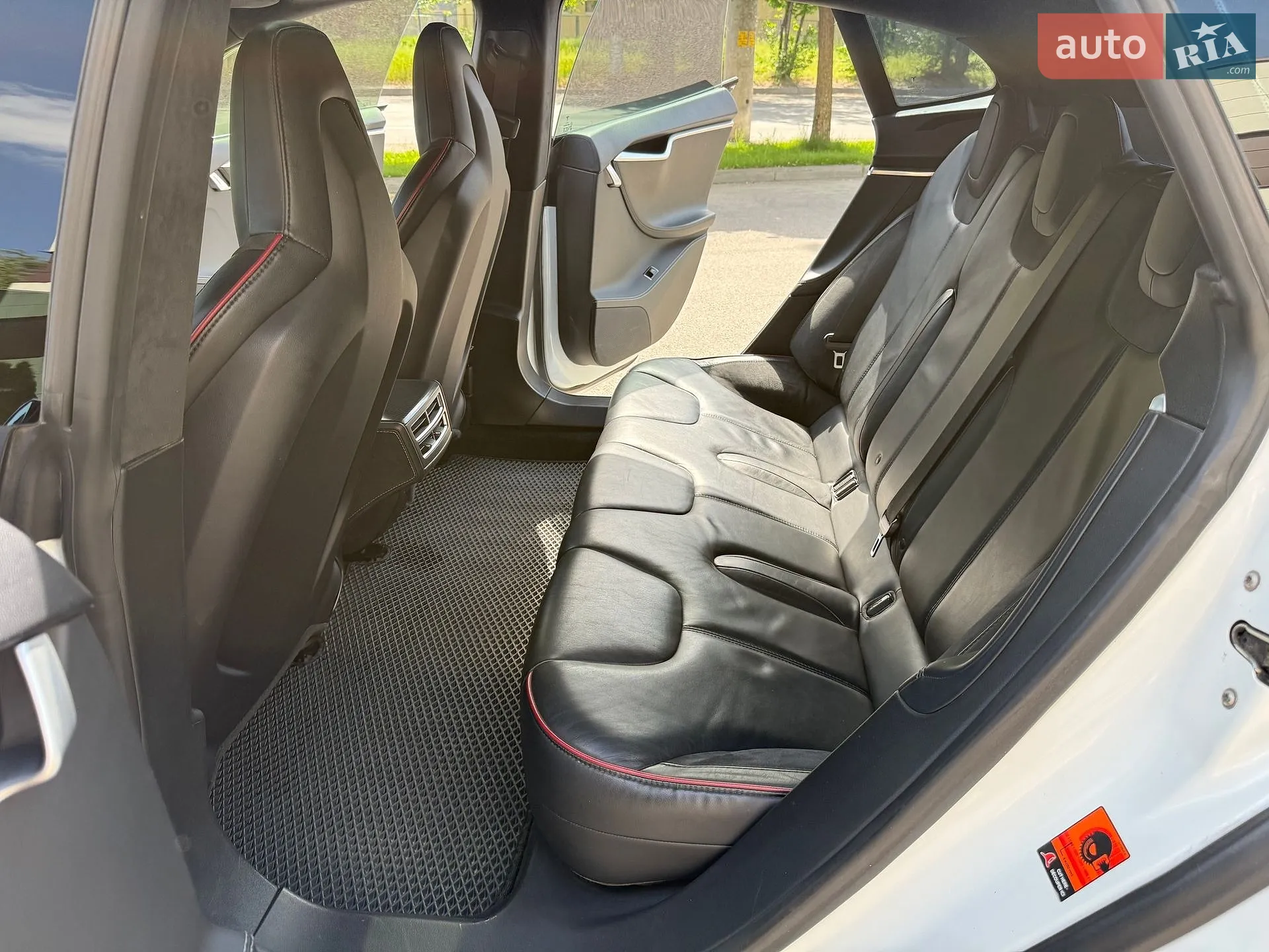 2014 Tesla Model S - мініатюра 21