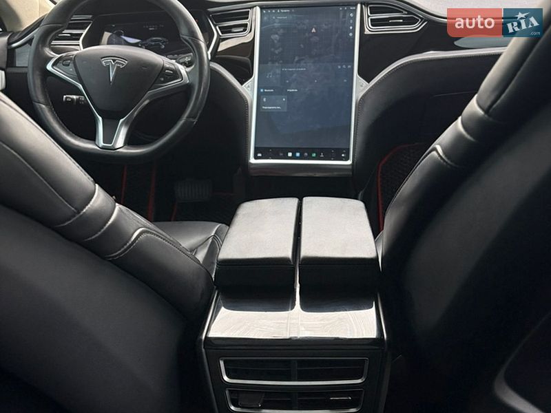 Ліфтбек Tesla Model S 2015 в Львові фото 11 Ліфтбек Tesla Model S 2015 в Львові