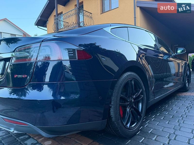 Ліфтбек Tesla Model S 2015 в Києві