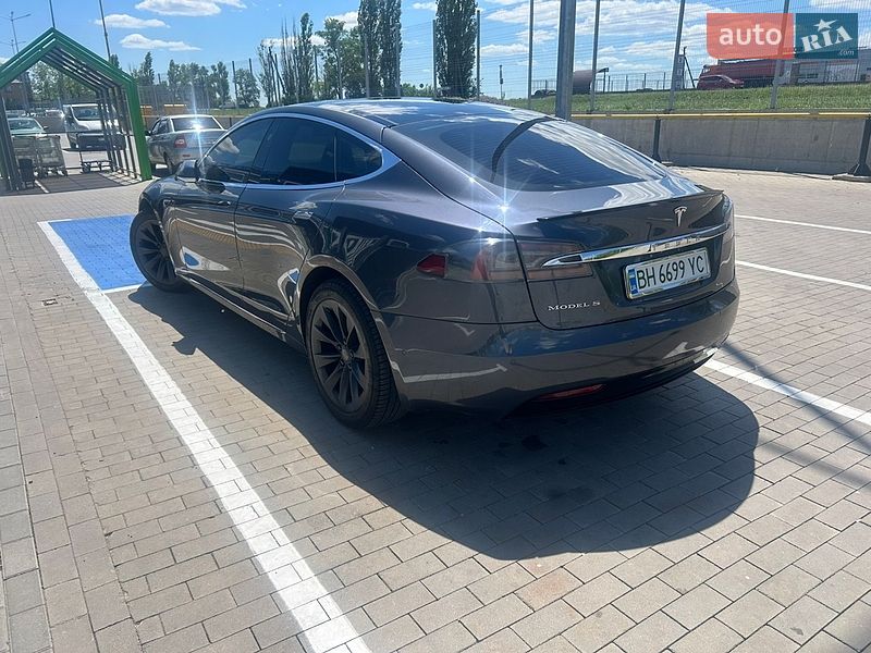 Лифтбек Tesla Model S 2017 в Первомайске
