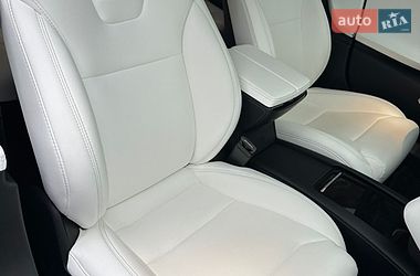 Лифтбек Tesla Model S 2017 в Кривом Роге