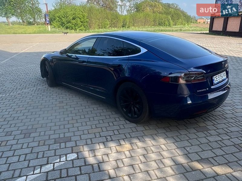 Ліфтбек Tesla Model S 2016 в Чернівцях