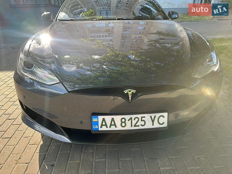 Ліфтбек Tesla Model S 2014 в Києві