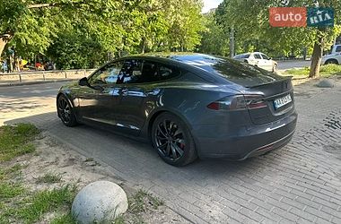 Ліфтбек Tesla Model S 2014 в Києві