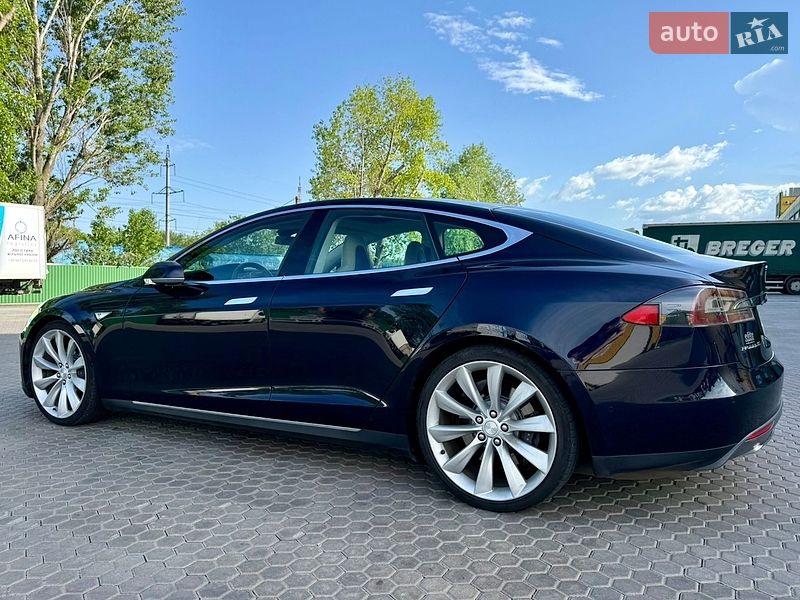 Лифтбек Tesla Model S 2014 в Одессе
