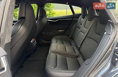Лифтбек Tesla Model S 2017 в Луцке