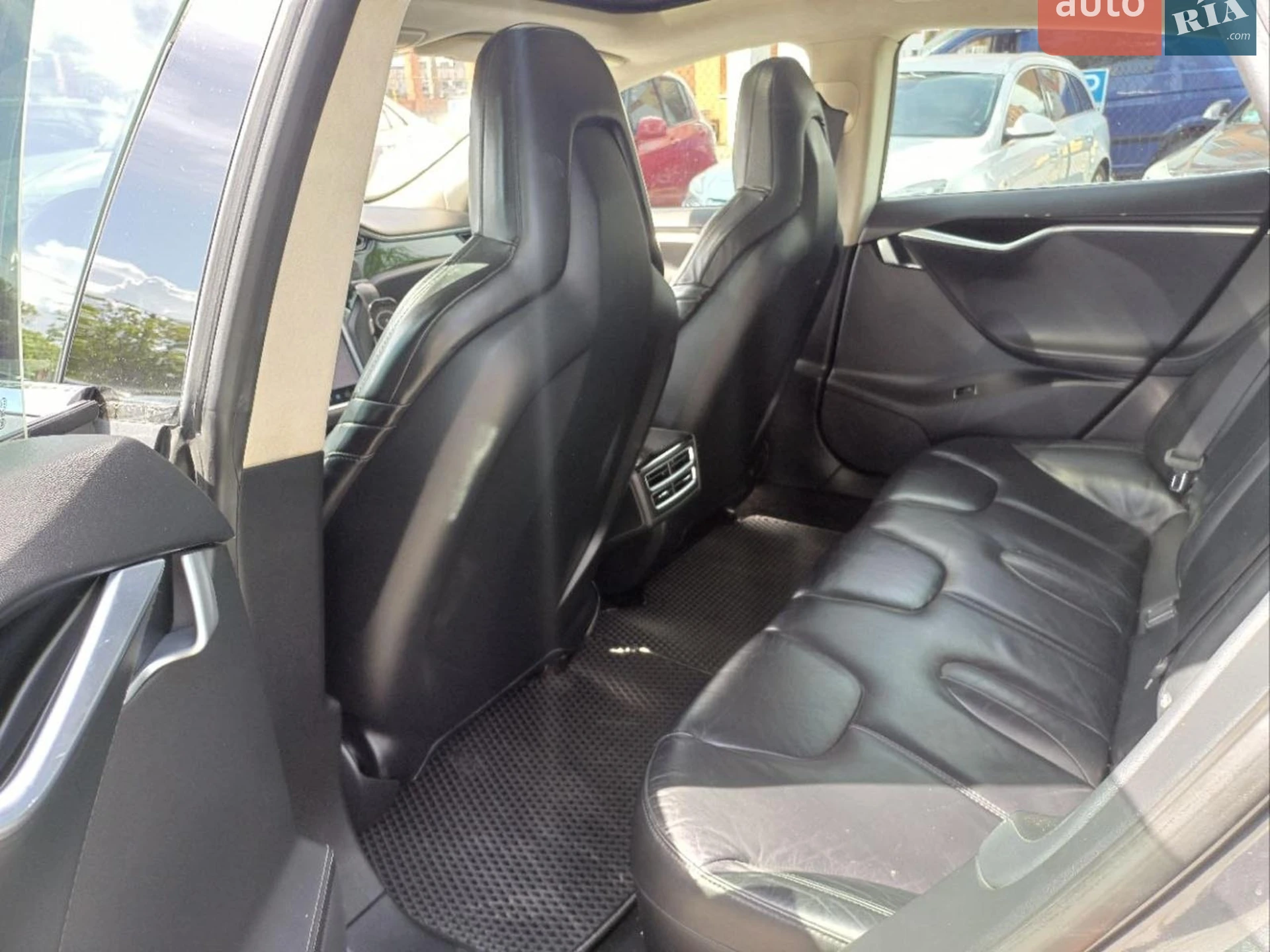 2015 Tesla Model S - мініатюра 12
