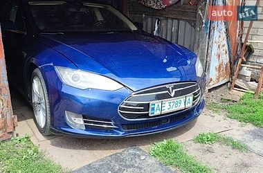 Лифтбек Tesla Model S 2016 в Кривом Роге