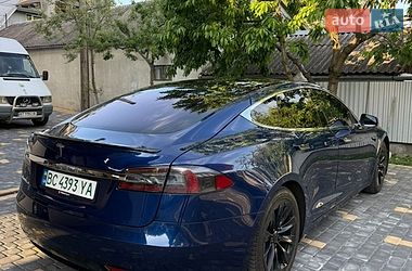 Ліфтбек Tesla Model S 2017 в Коломиї