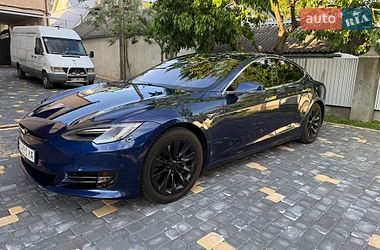 Ліфтбек Tesla Model S 2017 в Коломиї