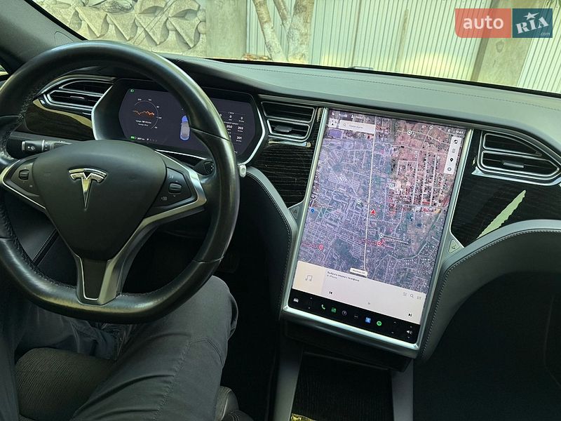Ліфтбек Tesla Model S 2017 в Коломиї