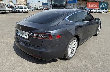 Лифтбек Tesla Model S 2016 в Киеве
