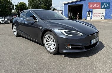 Лифтбек Tesla Model S 2016 в Киеве