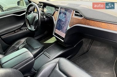 Лифтбек Tesla Model S 2016 в Киеве