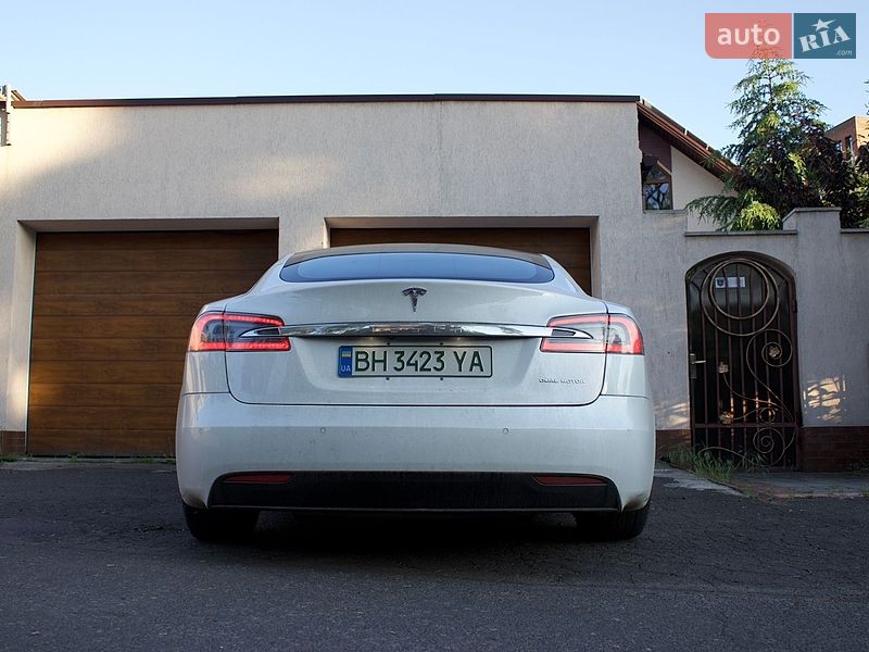 Лифтбек Tesla Model S 2020 в Одессе