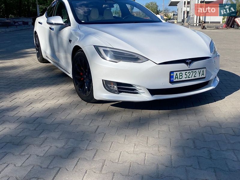 Ліфтбек Tesla Model S 2018 в Вінниці