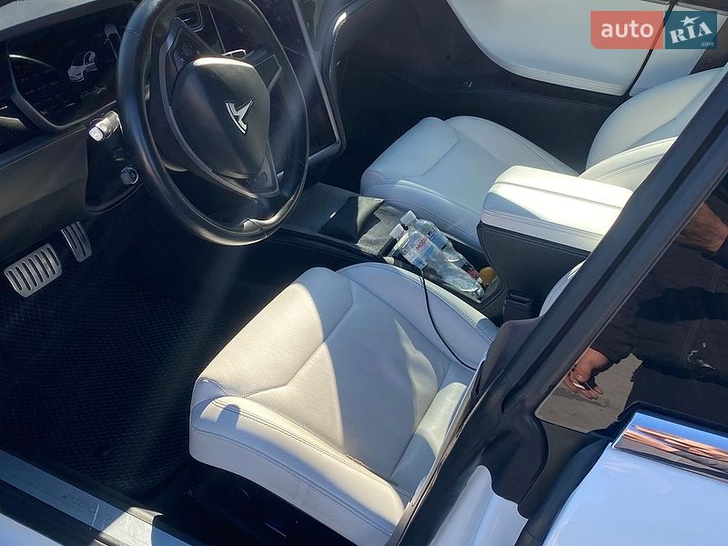 Ліфтбек Tesla Model S 2018 в Вінниці
