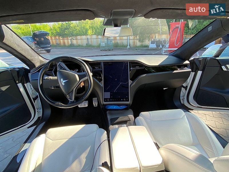 Ліфтбек Tesla Model S 2018 в Вінниці