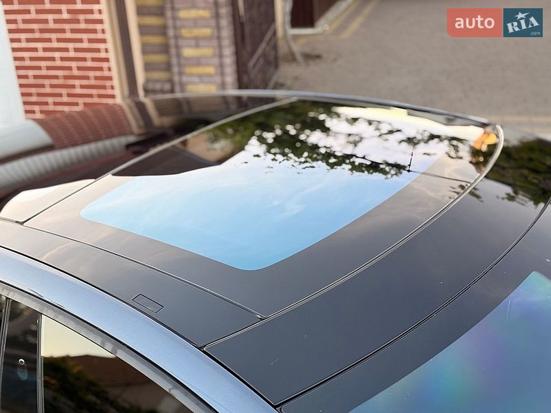 Лифтбек Tesla Model S 2017 в Дубно