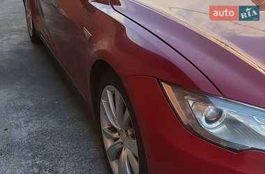 Лифтбек Tesla Model S 2015 в Киеве