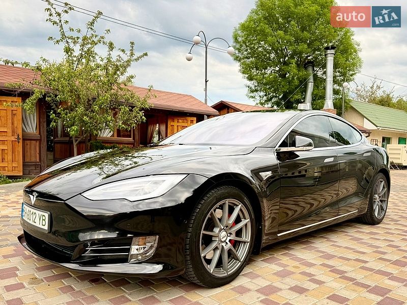 Лифтбек Tesla Model S 2016 в Одессе
