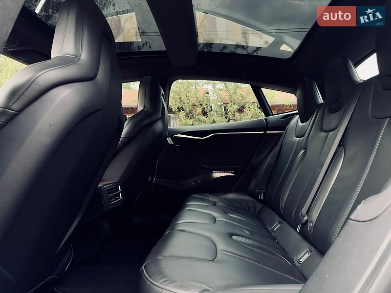 Лифтбек Tesla Model S 2016 в Одессе