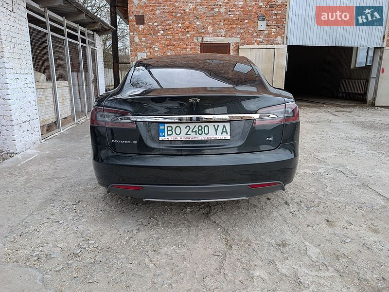 Лифтбек Tesla Model S 2013 в Тернополе фото 29 Лифтбек Tesla Model S 2013 в Тернополе