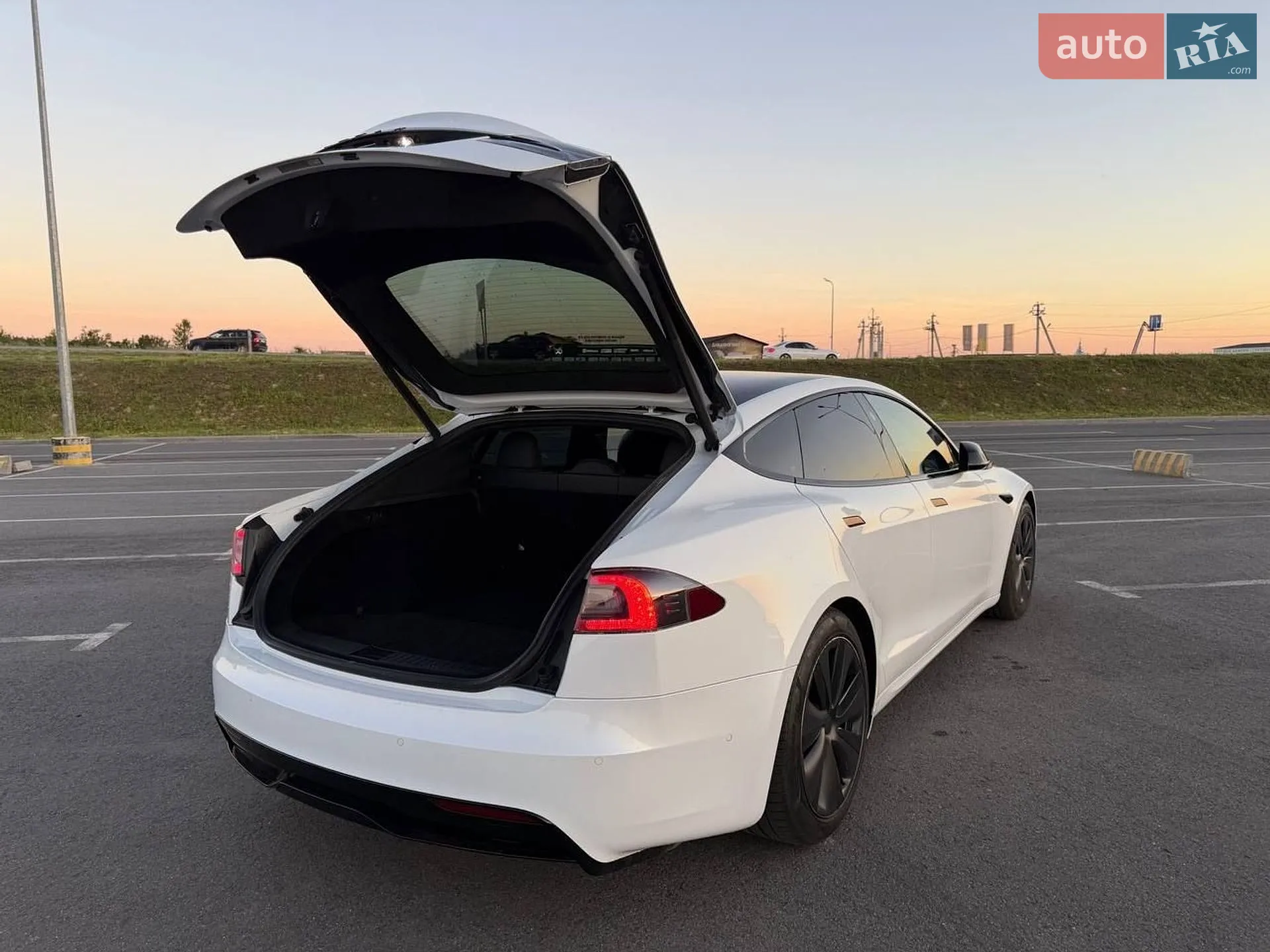 2021 Tesla Model S - мініатюра 13