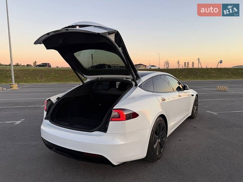 Ліфтбек Tesla Model S 2021 в Львові