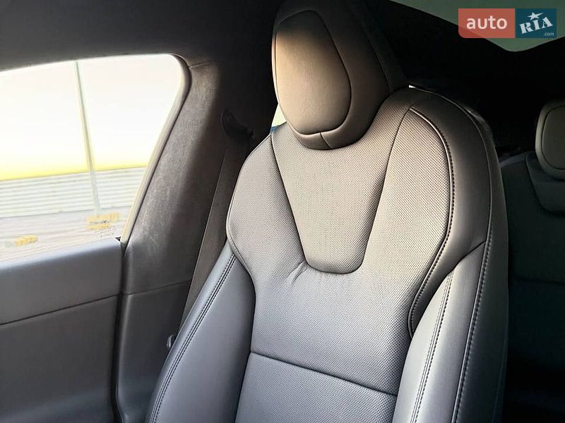 Ліфтбек Tesla Model S 2021 в Львові