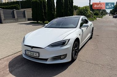 Лифтбек Tesla Model S 2018 в Черкассах